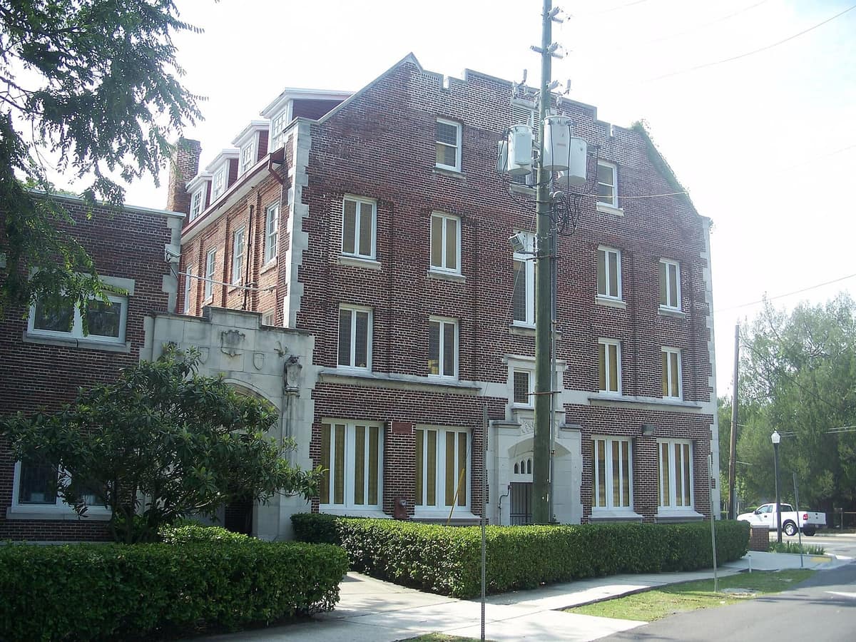 Jax FL Waters College Admin Bldg02